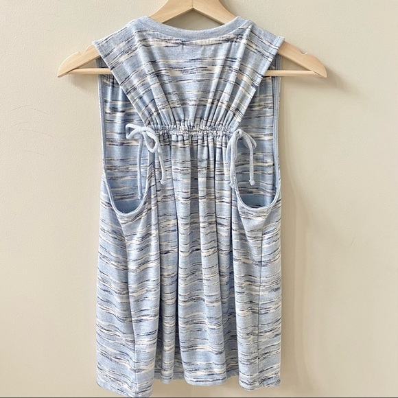 Gap Sleeveless Shirt Light Blue Flowy Size XS - Picture 2 of 5